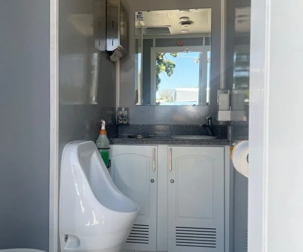 Luxury Toilet Business Services in Calabasas
